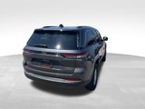 Used 2023 Jeep Grand Cherokee Laredo image 3