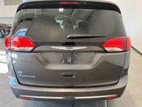 Used 2020 Chrysler Pacifica Touring-L image 4