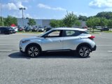 Used 2019 Nissan Kicks SR image 2