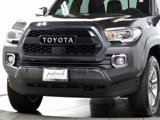Used 2019 Toyota Tacoma Limited image 3