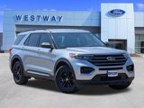 Certified 2022 Ford Explorer XLT image 2