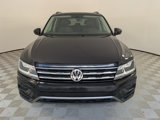 Used 2019 Volkswagen Tiguan SE w/ Panoramic Sunroof Package image 2