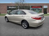 Used 2017 Toyota Camry SE image 2