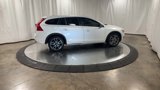 Used 2015 Volvo V60 T5 Cross Country Platinum image 2