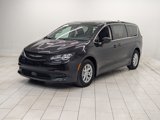 Used 2022 Chrysler Voyager LX image 4