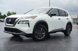 Used 2023 Nissan Rogue S image 2