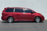 Used 2018 Toyota Sienna XLE image 3