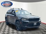 Used 2023 Jeep Grand Cherokee Altitude image 2