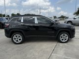 New 2025 Jeep Compass Latitude image 3