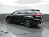 Used 2019 Toyota Highlander LE image 5