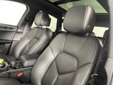 Certified 2022 Porsche Macan image 5