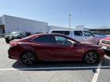 Used 2018 Toyota Camry SE image 2