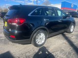 Used 2019 Kia Sorento LX w/ LX Convenience Package image 3