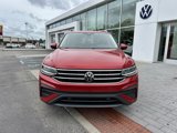 Used 2022 Volkswagen Tiguan SE w/ Panoramic Sunroof Package image 2
