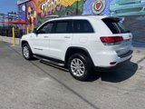 Certified 2021 Jeep Grand Cherokee Laredo image 3