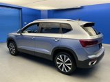 Used 2024 Volkswagen Taos SE w/ Panoramic Sunroof Package image 5
