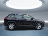 Used 2024 Toyota Corolla Cross L image 2