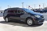 Used 2022 Chrysler Pacifica Touring-L image 4