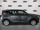 Used 2022 Kia Soul LX w/ Technology Package image 4