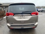 Used 2017 Chrysler Pacifica Limited image 5