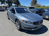 Used 2018 Volvo V60 T5 Cross Country w/ Convenience Package image 2