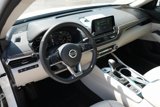 Used 2022 Nissan Altima 2.5 SL image 3