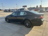 Used 2022 Toyota Camry SE image 3