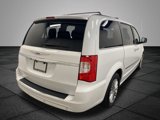 Used 2015 Chrysler Town & Country Touring-L w/ Driver Convenience Group image 6