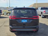 Used 2021 Chrysler Pacifica Touring-L image 5