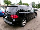 Used 2011 Volkswagen Routan SE image 5