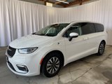 Used 2023 Chrysler Pacifica Touring-L image 3