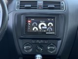 Used 2017 Volkswagen Jetta SE image 3