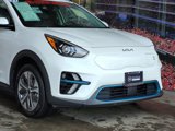 Used 2022 Kia Niro EX image 2