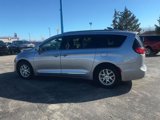 Used 2020 Chrysler Pacifica Touring-L image 6