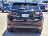 Used 2024 Jeep Compass Latitude image 4