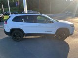 Used 2023 Jeep Cherokee Altitude Lux image 2