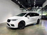 Used 2022 Chrysler Pacifica Touring-L w/ S Appearance Package image 2