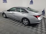 Used 2021 Hyundai Elantra SE image 4
