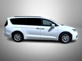 Used 2021 Chrysler Pacifica Touring-L image 4