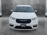 Used 2023 Chrysler Pacifica Touring-L image 2