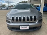 Used 2017 Jeep Cherokee Latitude w/ Safety/Convenience Group image 5