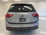 Used 2022 Volkswagen Tiguan SE w/ Panoramic Sunroof Package image 6