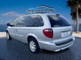 Used 2007 Chrysler Town & Country Touring image 5