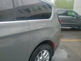 Used 2022 Chrysler Pacifica Touring-L image 5
