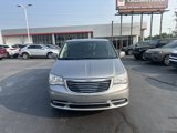 Used 2016 Chrysler Town & Country Touring w/ Driver Convenience Group image 3