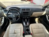 Used 2011 Volkswagen Jetta SE image 3