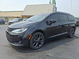 Used 2018 Chrysler Pacifica Limited w/ Advanced Safetytec Group image 3