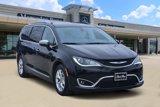 Used 2020 Chrysler Pacifica Limited image 2