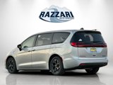 New 2023 Chrysler Pacifica Limited w/ Uconnect Theater Family Group image 5