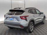 New 2025 Chevrolet Trax LT w/ Sunroof Package image 6
